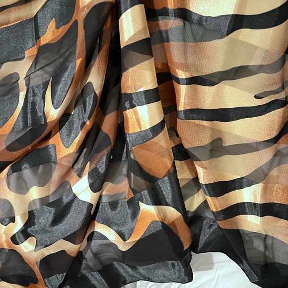 Elaine Animal print scarve - Picture 9 of 10